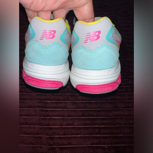 New Balance Rainbow Gray - Picture 5 of 9